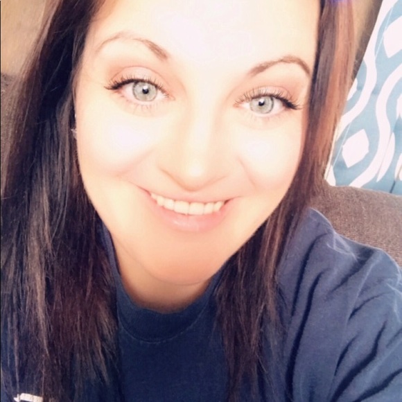 Meet your Posher, Amanda - Picture 1 of 1